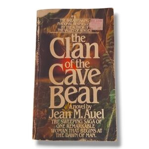 The Clan of the Cave Bear by Jean M. Auel 1981 Bantam Mass Market PB, 2nd Print